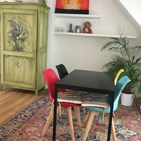 Poppies , Free Parking 3* Ostend