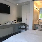 Poppies , Free Parking Гостевой дом 4*