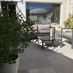 Poppies , Free Parking 4* Ostende