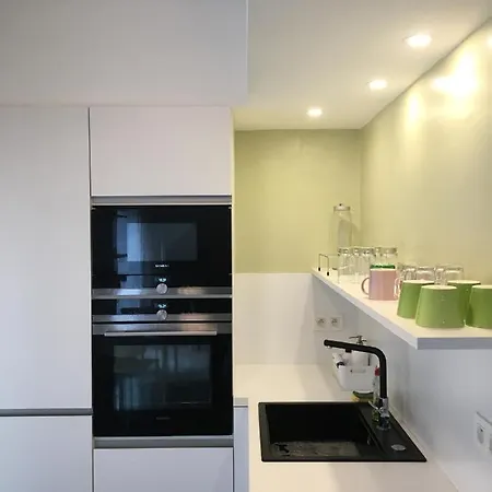 Poppies , Free Parking 招待所