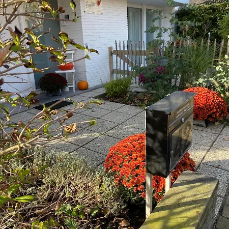Guest house Poppies, Free Parking, No Bikes Inside Ostend