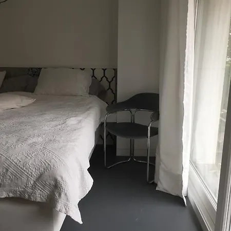 Poppies , Free Parking 奥斯滕德