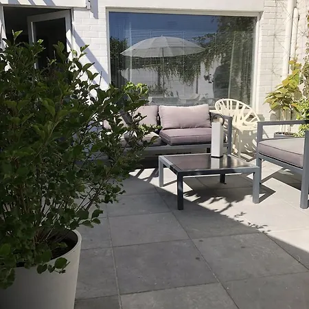 Poppies , Free Parking 4* Ostend