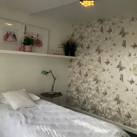 招待所 Poppies , Free Parking 4*