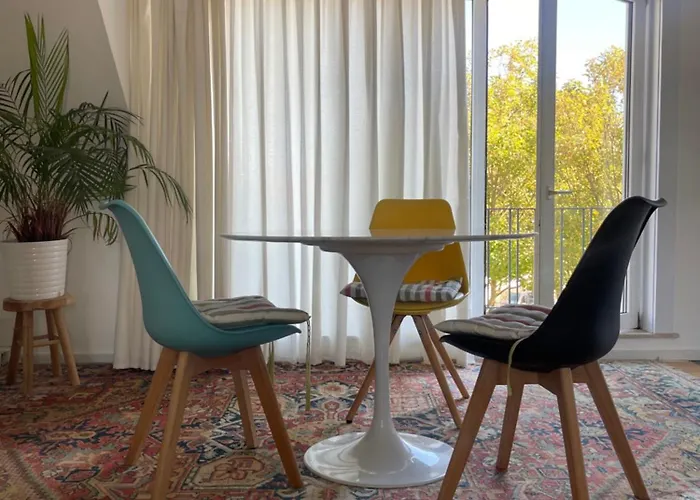 Poppies , Free Parking 4* 오스텐드