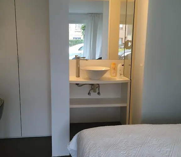 Poppies , Free Parking 게스트하우스 오스텐드