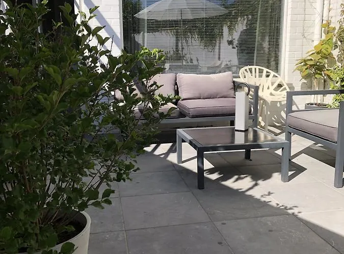 Poppies , Free Parking 4* 오스텐드