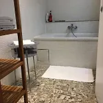 Poppies , Free Parking Guest house 4*